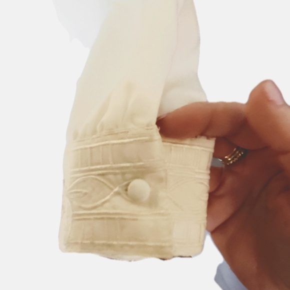 VINTAGE LONG SLEEVE BLOUSE SHIRT LONG SLEEVE 100% POLYESTER CREAM SIZE 10 PETITE - Picture 7 of 8